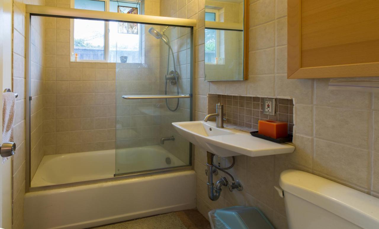 Private Room With Shared Bath Mountain View Exterior foto